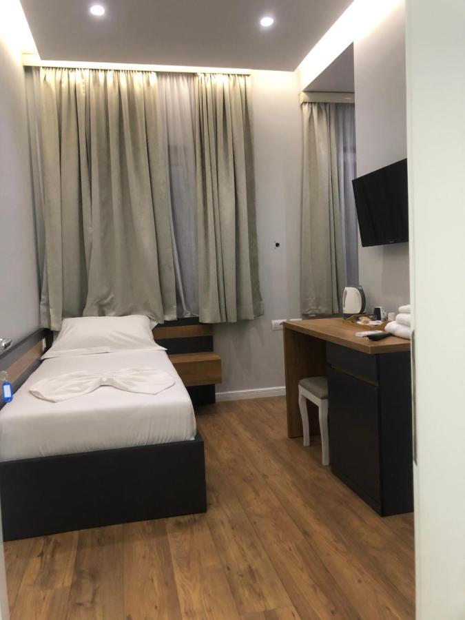 Andys Rooms Hotel Tirana Exterior foto